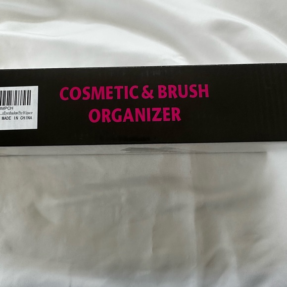 Clear acrylic 8 compartment Cosmetic & Brush Organizer. NWT - Picture 4 of 5